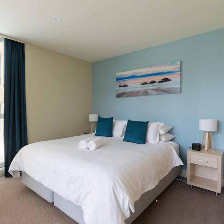 Beachside Luxury Apartments One & Two Bedroom In Beachfront Oaks Pier Building Glenelg Exterior photo