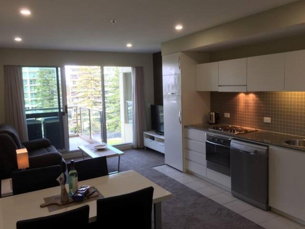 Beachside Luxury Apartments One & Two Bedroom In Beachfront Oaks Pier Building Glenelg Exterior photo