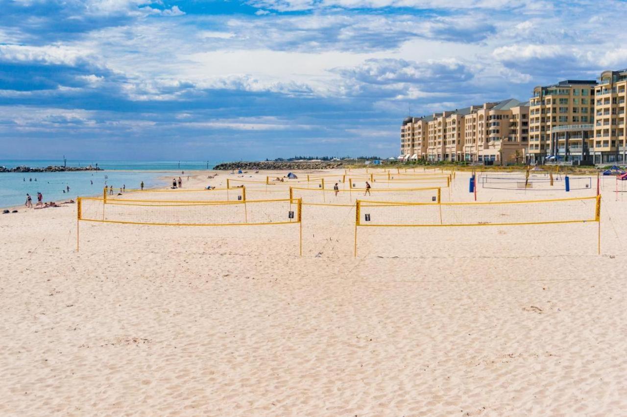 Beachside Luxury Apartments One & Two Bedroom In Beachfront Oaks Pier Building Glenelg Exterior photo