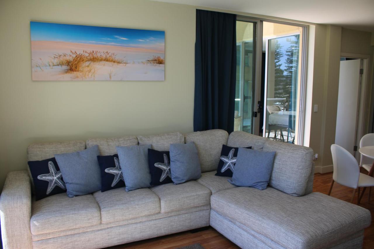 Beachside Luxury Apartments One & Two Bedroom In Beachfront Oaks Pier Building Glenelg Exterior photo