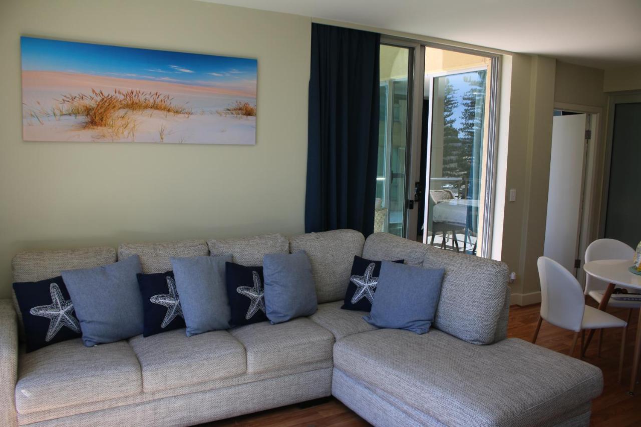 Beachside Luxury Apartments One & Two Bedroom In Beachfront Oaks Pier Building Glenelg Exterior photo