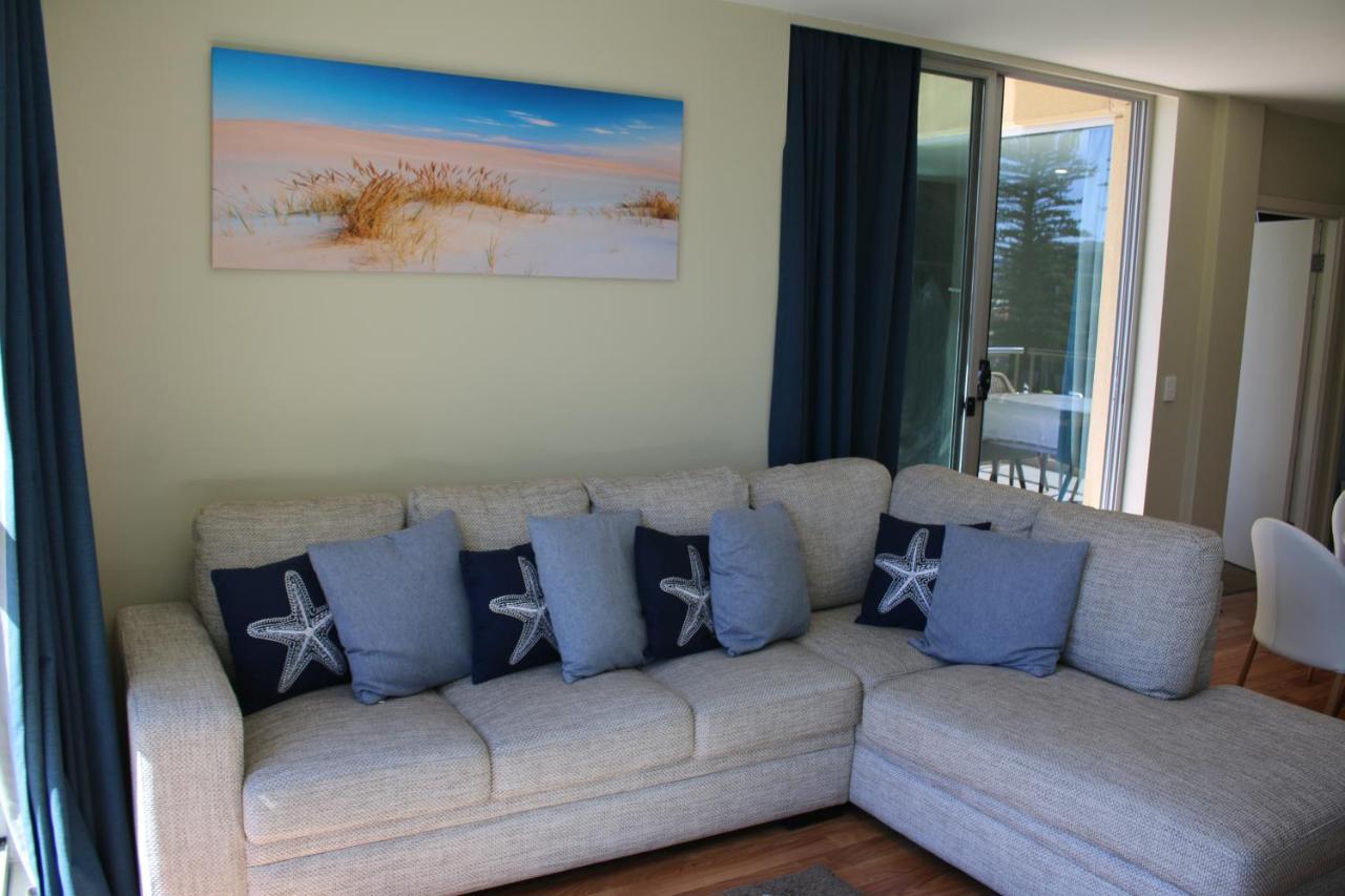Beachside Luxury Apartments One & Two Bedroom In Beachfront Oaks Pier Building Glenelg Exterior photo